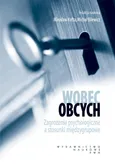 Wobec obcych - Outlet